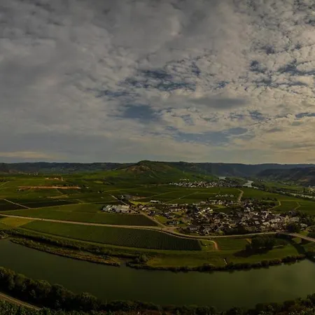 Апартаменты Neue Mit Schlossblick - Urlaub Im Wein- Und Ferienort Bekond